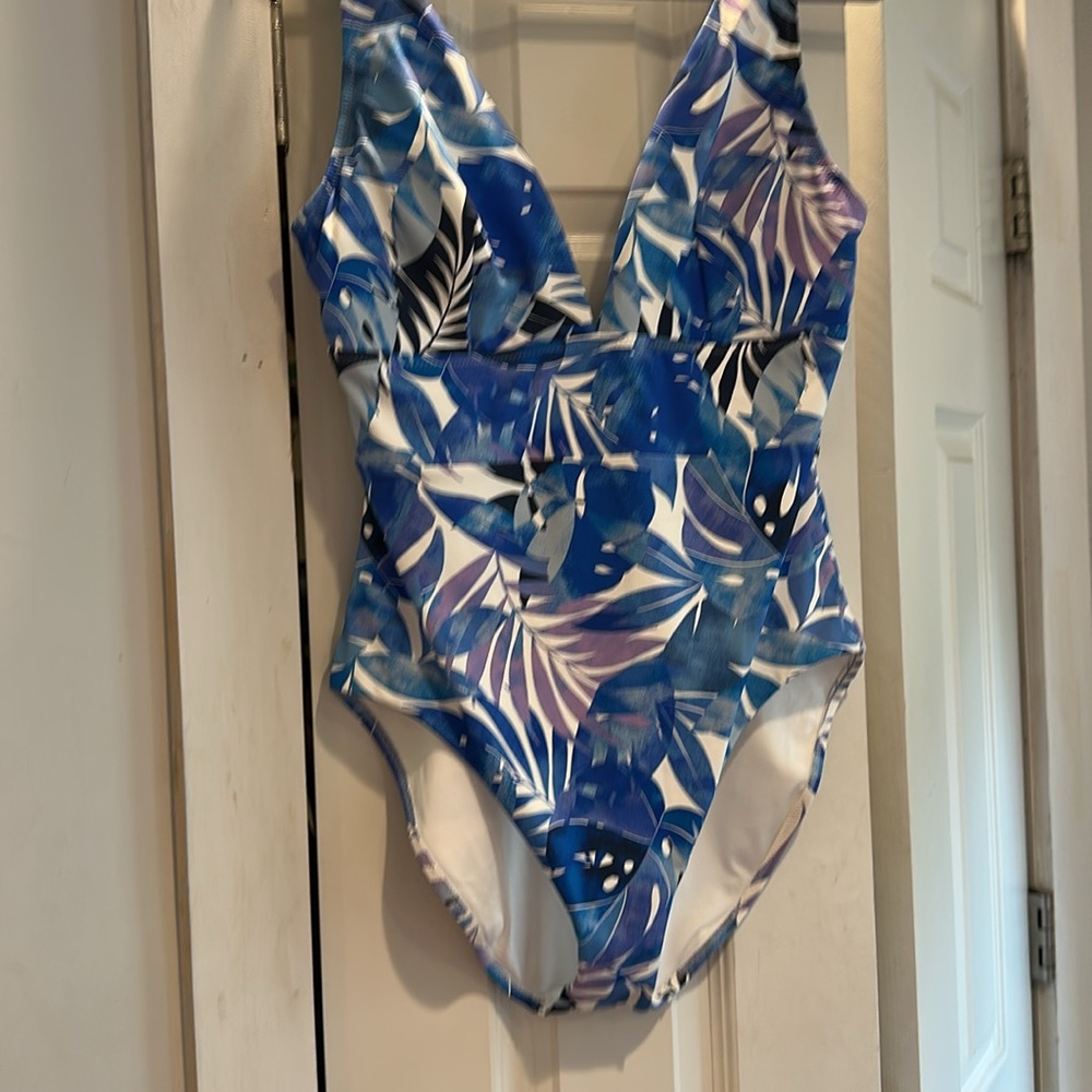 NWT Tommy Bahama Palm Modern Palma Mare Navy V-Neck One-Piece Swimsuit Size 16 - Picture 4 of 6